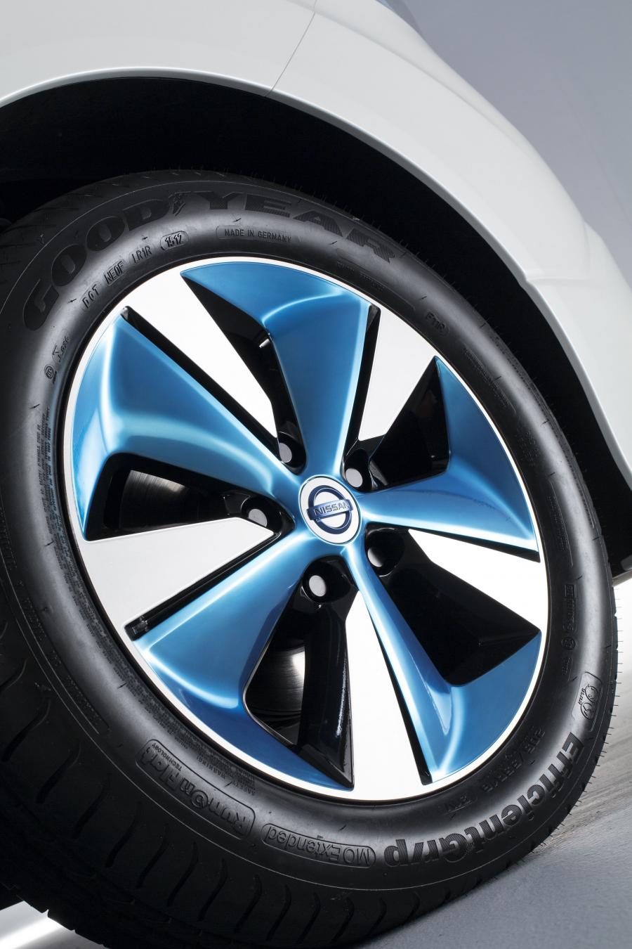  Nissan e-NV200 Zero Emission Concept 2012 года  (фото 3 из 16)